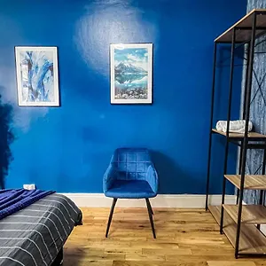 https://swanky-townhouse-in-the-heart-east-of-london.brighton-hotels-england.com